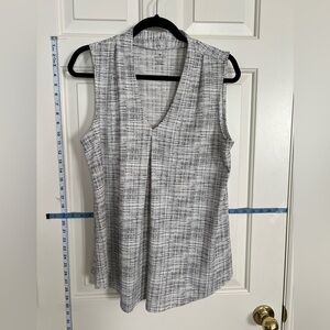 Worthington sleeveless top, L